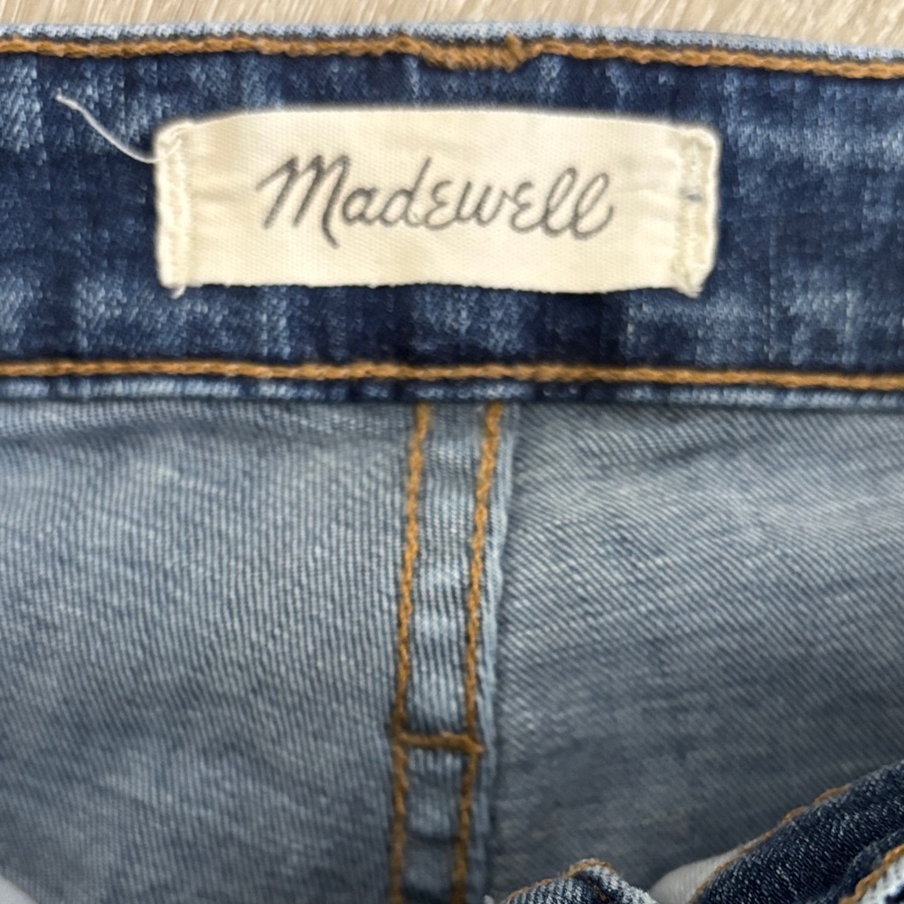 Madewell Women's Straight Leg Jeans in Dark Blue curvy high rise skinny size 30T - Picture 2 of 9